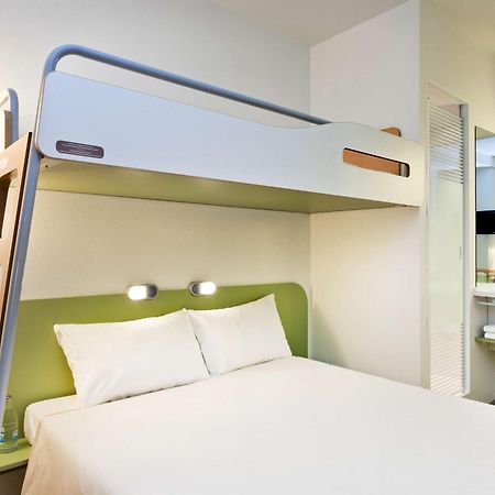 Ibis Budget Givet Exteriör bild