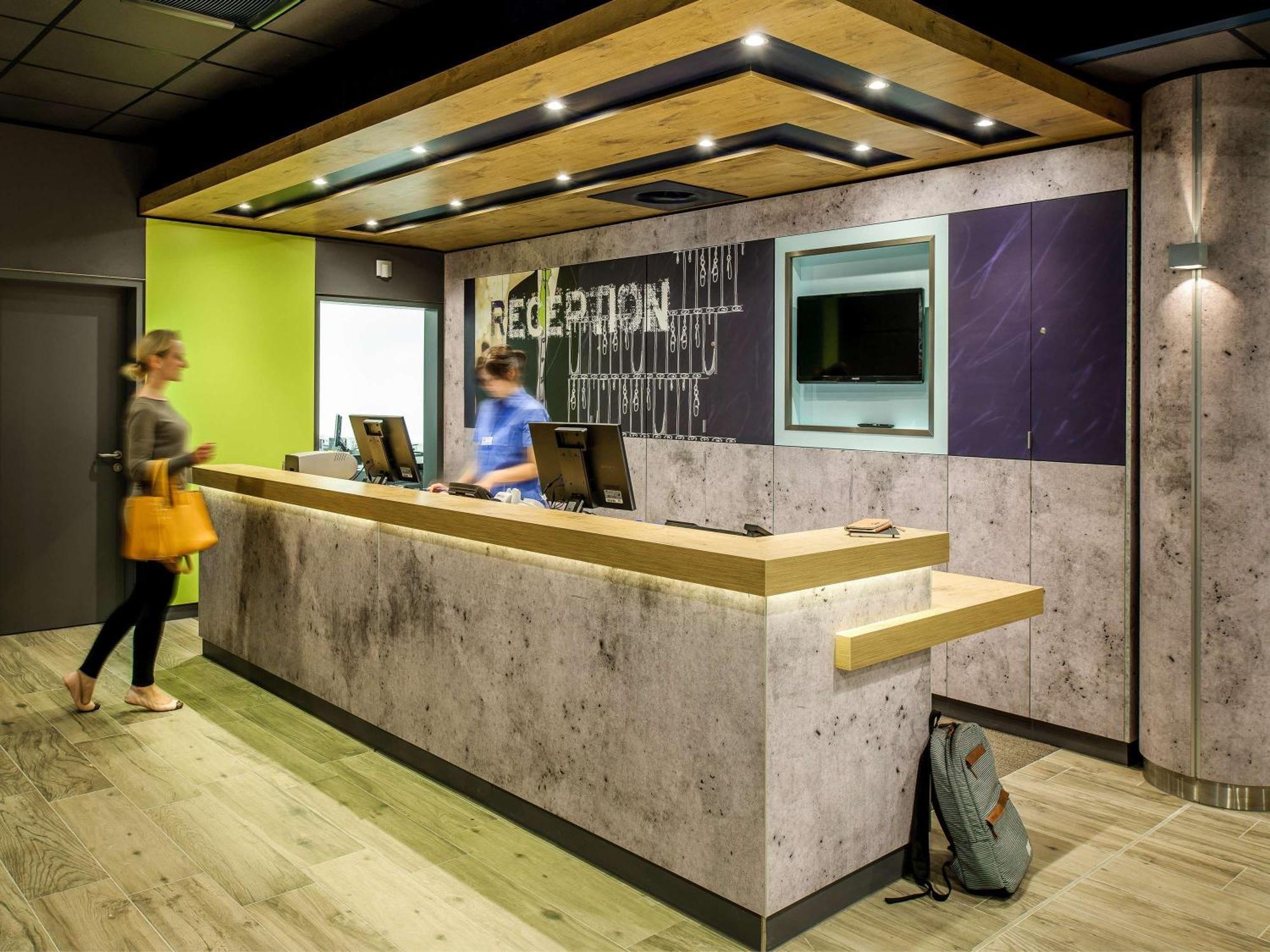 Ibis Budget Givet Exteriör bild